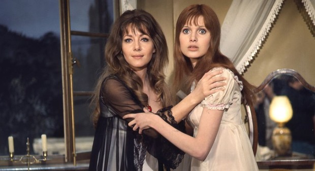 Crestwood House: The Vampire Lovers (1970)