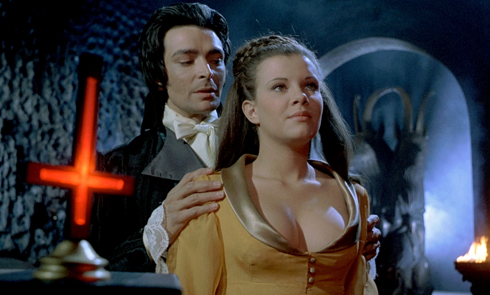 Crestwood House: Twins of Evil (1971)